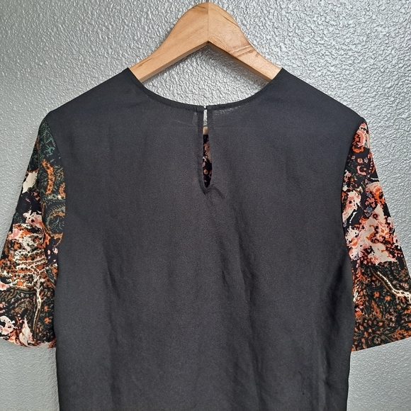 Wayf Floral & Paisley Side Slit Blouse  Size M - Picture 10 of 13